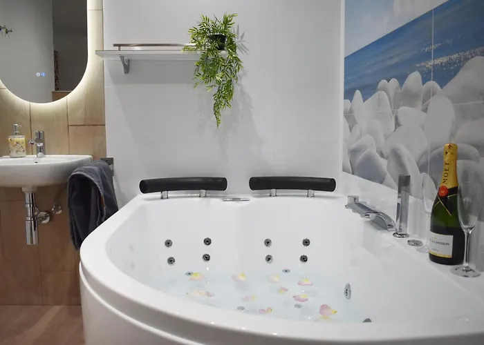 With Jacuzzi En Torremolinos, Garipolo 1 By Namaste Elite * 토레몰리노스