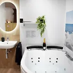 With Jacuzzi En Torremolinos, Garipolo 1 By Namaste Elite Apartment