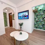 With Jacuzzi En Torremolinos, Garipolo 1 By Namaste Elite Apartment *