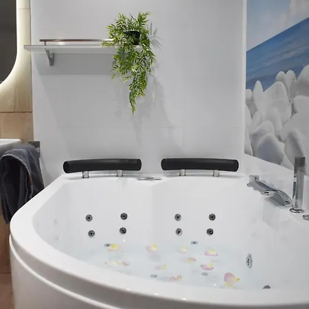 With Jacuzzi En Torremolinos, Garipolo 1 By Namaste Elite * Torremolinos