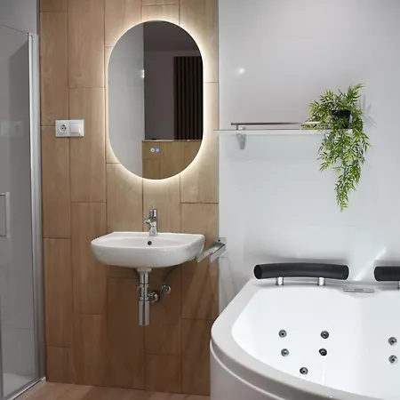 Apartment With Jacuzzi En Torremolinos, Garipolo 1 By Namaste Elite Torremolinos