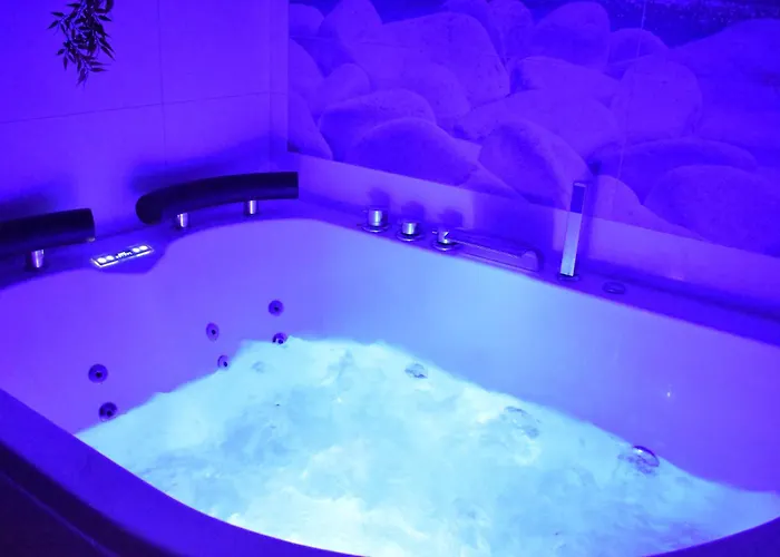 With Jacuzzi En Torremolinos, Garipolo 1 By Namaste Elite * Torremolinos