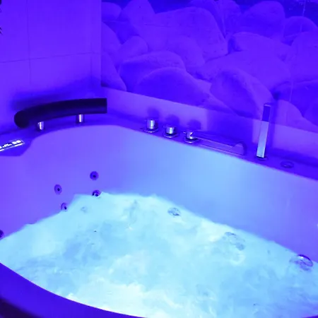With Jacuzzi En Torremolinos, Garipolo 1 By Namaste Elite * Torremolinos